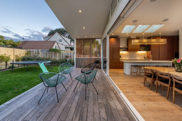 Photo of property in 5 Seaton Road, Murrays Bay, Auckland, 0630