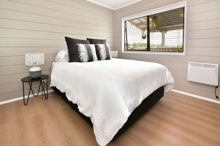 Photo of property in 73b Vipond Road, Stanmore Bay, Whangaparaoa, 0932