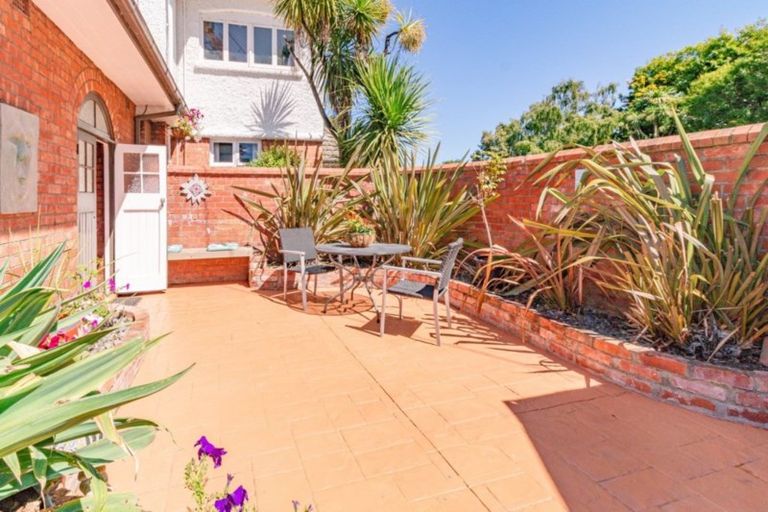 Photo of property in 2 Tulloch Street, Saint Johns Hill, Whanganui, 4500