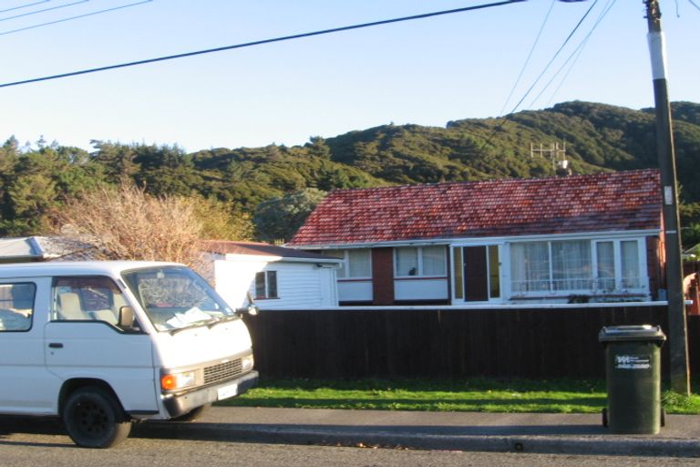 Photo of property in 33 Totara Street, Wainuiomata, Lower Hutt, 5014