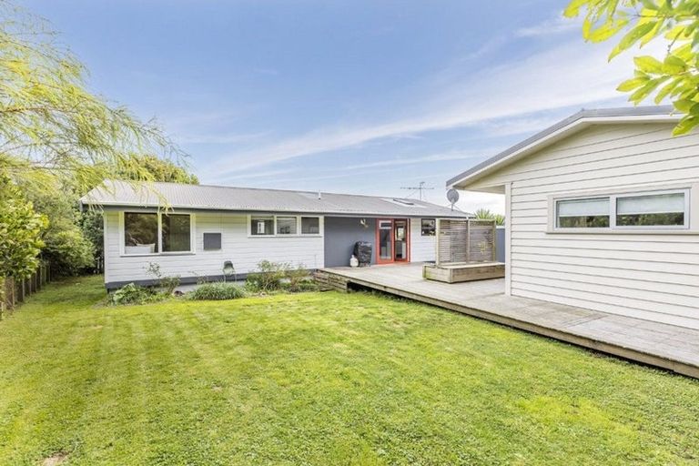 Photo of property in 16 Apple Terrace, Ranui, Porirua, 5024