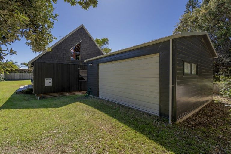 Photo of property in 105 Puriri Place, Matarangi, Whitianga, 3592