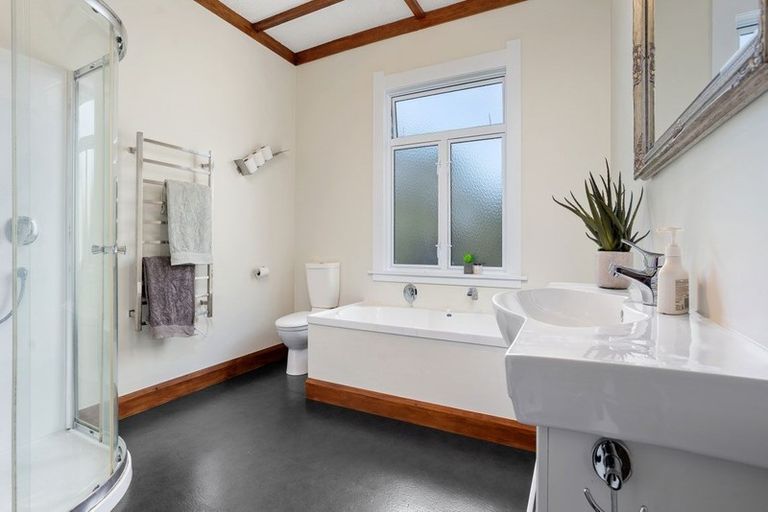 Photo of property in 9b Portland Drive, Mangorei, New Plymouth, 4312