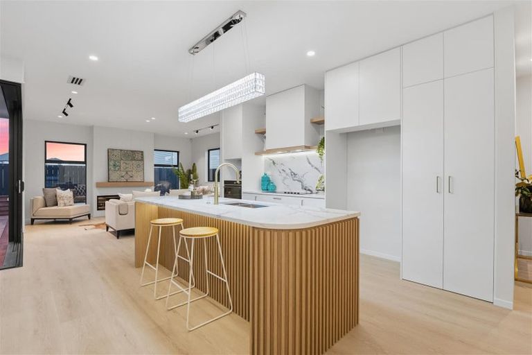 Photo of property in 47 Derbyshire Lane, Karaka, Papakura, 2580