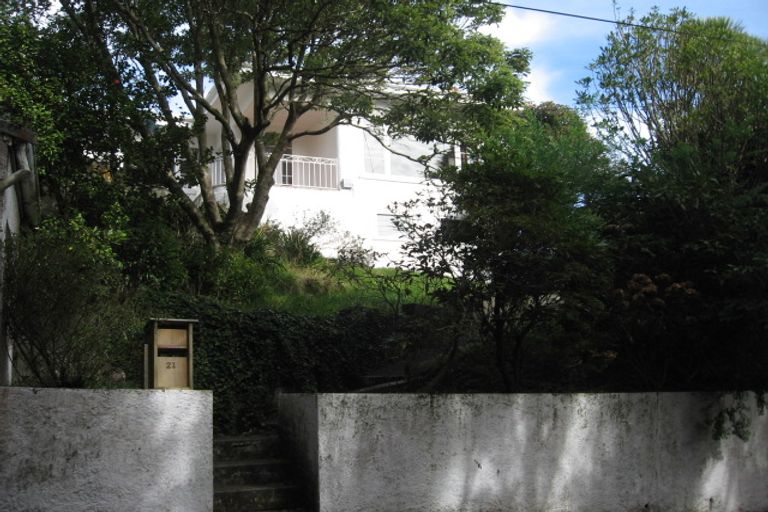 Photo of property in 21 Tiro Street, Karori, Wellington, 6012