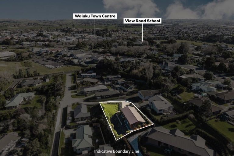 Photo of property in 8 Trosk Place, Waiuku, 2123