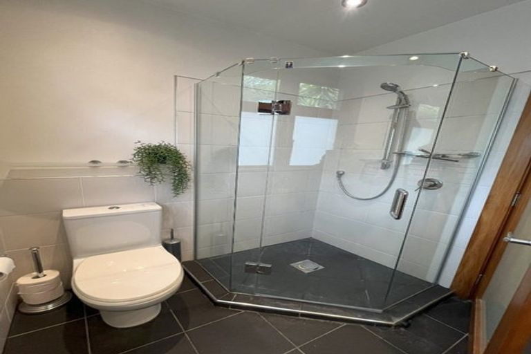 Photo of property in 11 Burma Road, Khandallah, Wellington, 6035