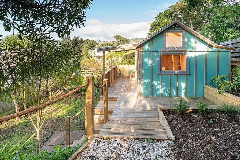 Photo of property in 22 Aperahama Street, Paekakariki, 5034