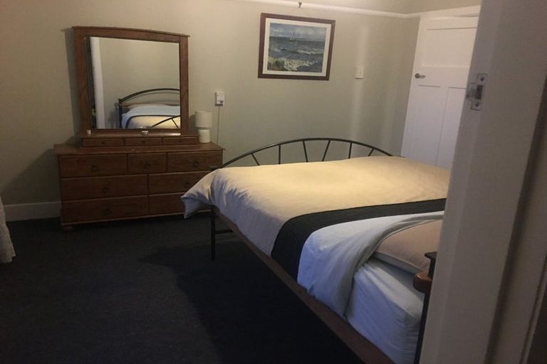 Photo of property in Devonport Apartments, 37/127 Saint Aubyn Street, New Plymouth, 4310