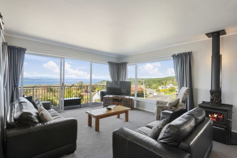 Photo of property in 88 Wakeman Road, Acacia Bay, Taupo, 3330
