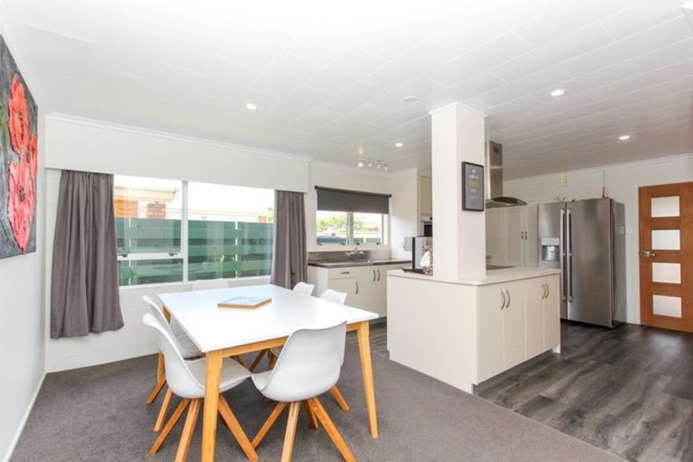 Photo of property in 26 Truby King Street, Merrilands, New Plymouth, 4312