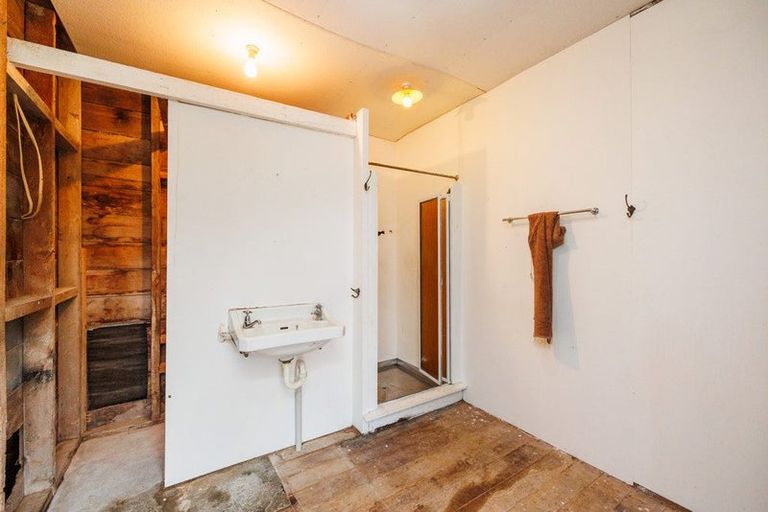 Photo of property in 54/56 Ongo Road, Hunterville, 4730