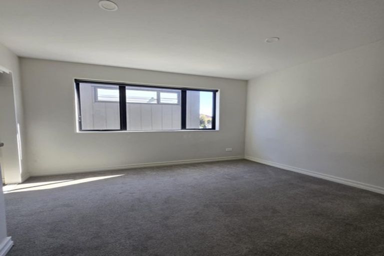 Photo of property in 2/6 Hepburn Road, Glendene, Auckland, 0602