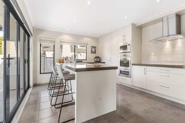 Photo of property in 2 Baverton Drive, Flat Bush, Auckland, 2016