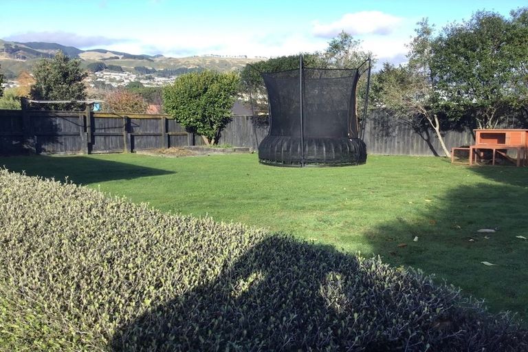 Photo of property in 123 Te Puia Drive, Aotea, Porirua, 5024