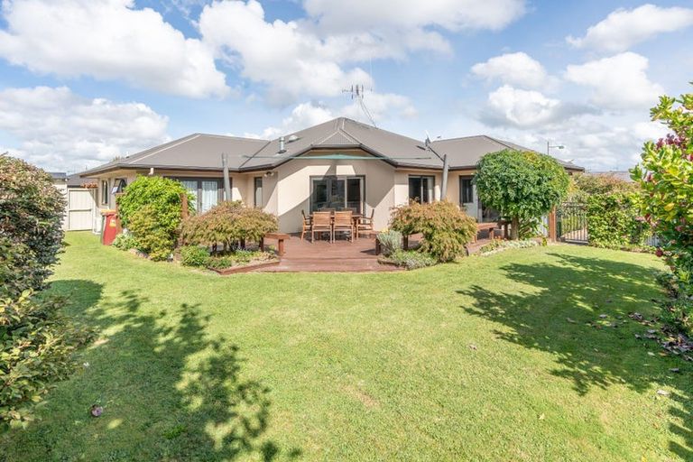 Photo of property in 18 Maccallum Court, Rototuna, Hamilton, 3210
