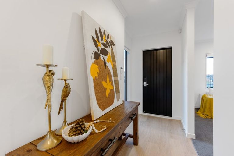 Photo of property in 39 Davey Crescent, Orewa, 0931