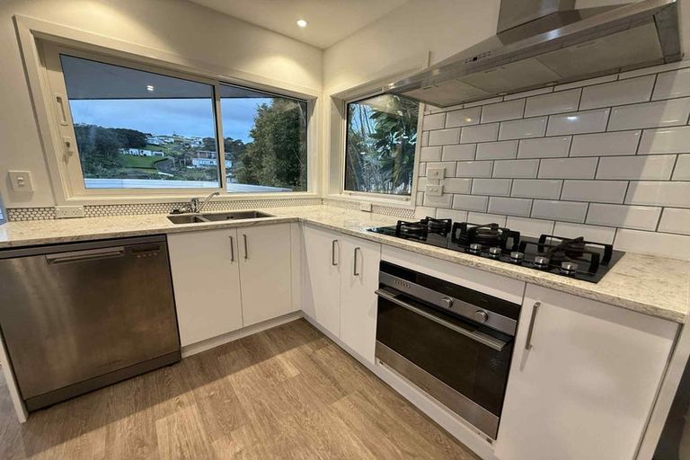 Photo of property in 49a Ferry Road, Arkles Bay, Whangaparaoa, 0932