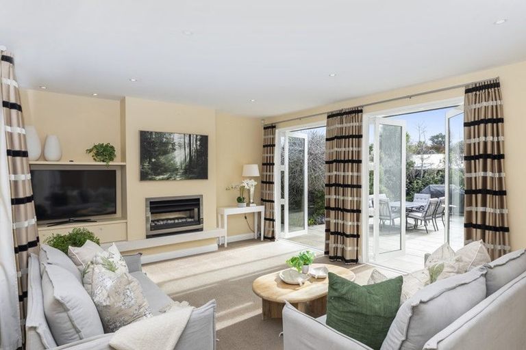 Photo of property in 16 Worsleys Road, Cracroft, Christchurch, 8025