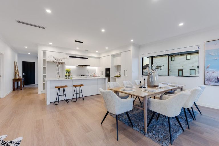 Photo of property in 39 Davey Crescent, Orewa, 0931