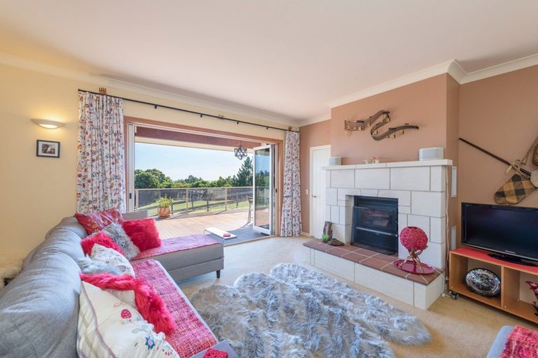 Photo of property in 76 Stagecoach Road, Upper Moutere, 7173