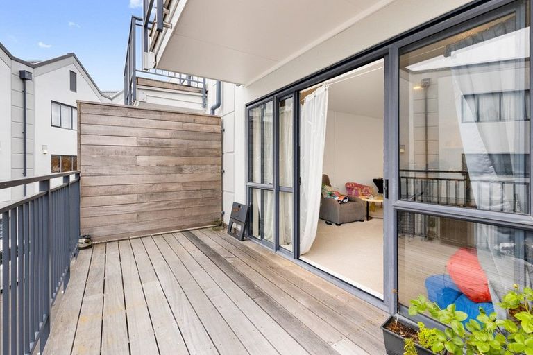 Photo of property in Krisley Court, 16/6 Ambrico Place, New Lynn, Auckland, 0600