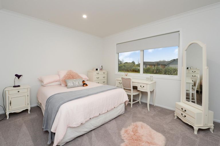 Photo of property in 27 Holmwood Park Drive, Morrinsville, 3300