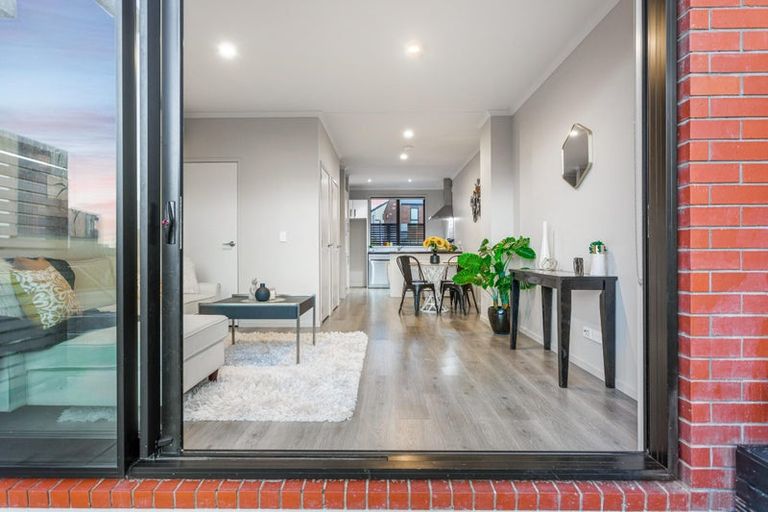 Photo of property in 239 Hobsonville Point Road, Hobsonville, Auckland, 0616