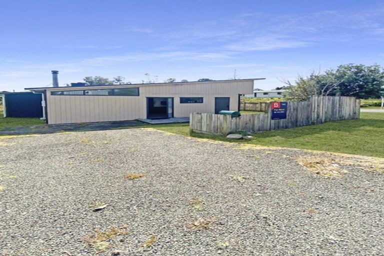 Photo of property in 155 Kahukura Avenue, Waitarere Beach, Levin, 5510