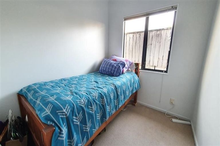 Photo of property in 1/520 Don Buck Road, Westgate, Auckland, 0614