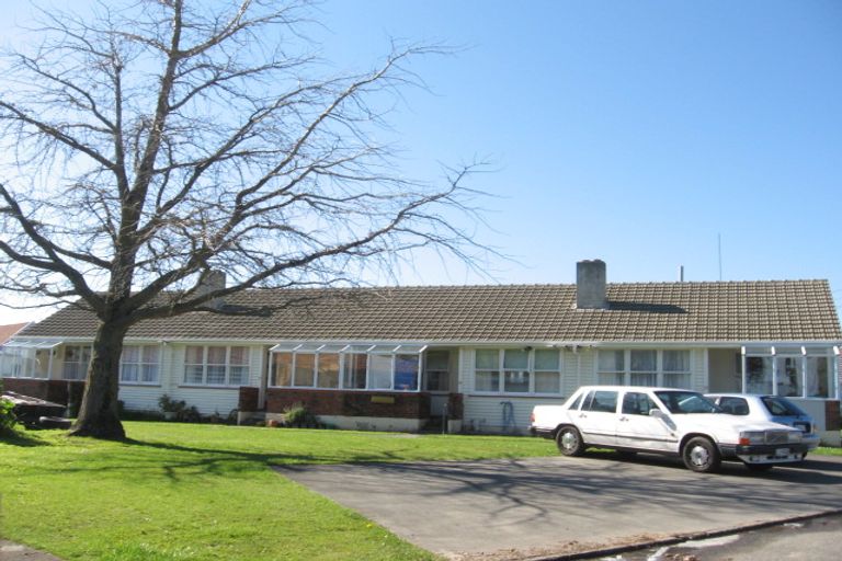 Photo of property in 25-28 Stonehaven Crescent, West End, Palmerston North, 4412