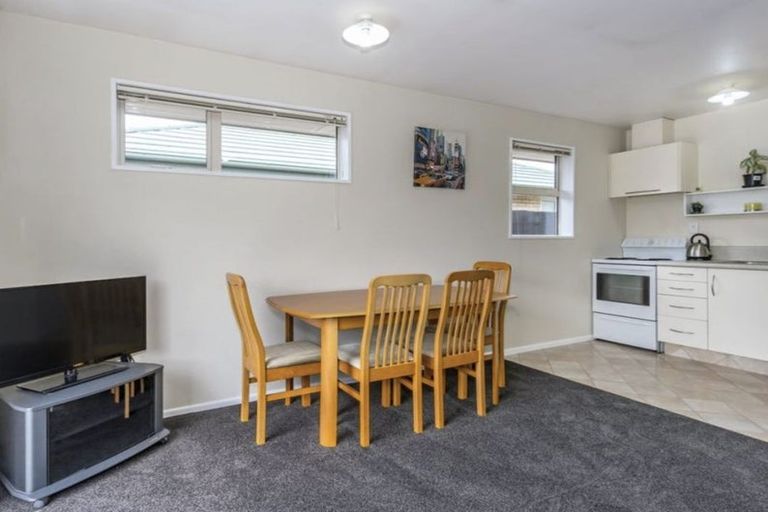 Photo of property in 2/24 Avonhead Road, Avonhead, Christchurch, 8042