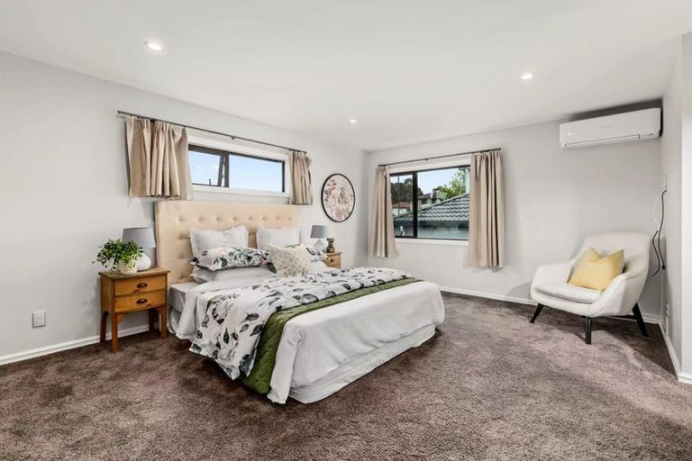 Photo of property in 84 Hugh Green Drive, Pinehill, Auckland, 0632