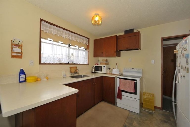 Photo of property in 2/5 Peebles Drive, Hei Hei, Christchurch, 8042