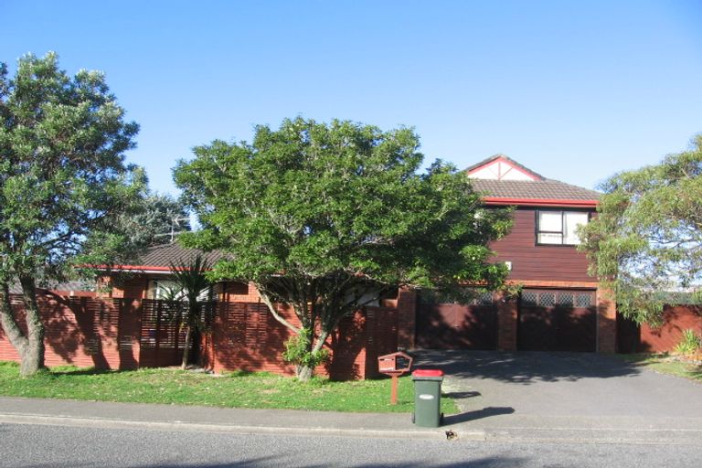 Photo of property in 12 Burbank Crescent, Churton Park, Wellington, 6037