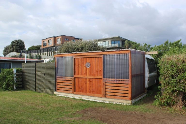 Photo of property in 20 Tasman Road, Otaki Beach, Otaki, 5512