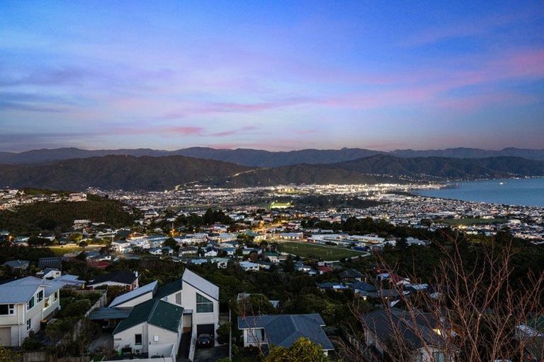 Photo of property in 280 Maungaraki Road, Maungaraki, Lower Hutt, 5010