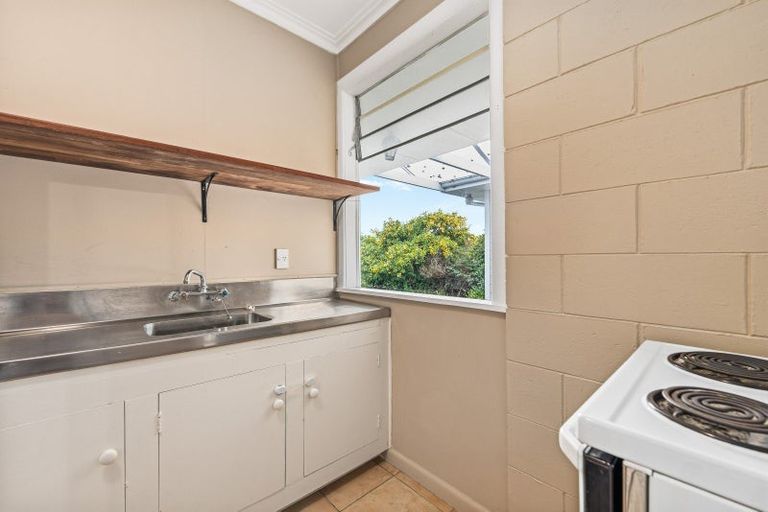 Photo of property in 15 Swansea Street, Hokowhitu, Palmerston North, 4410