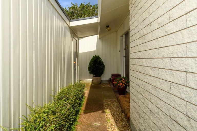 Photo of property in 17 Endeavour Avenue, Welcome Bay, Tauranga, 3112