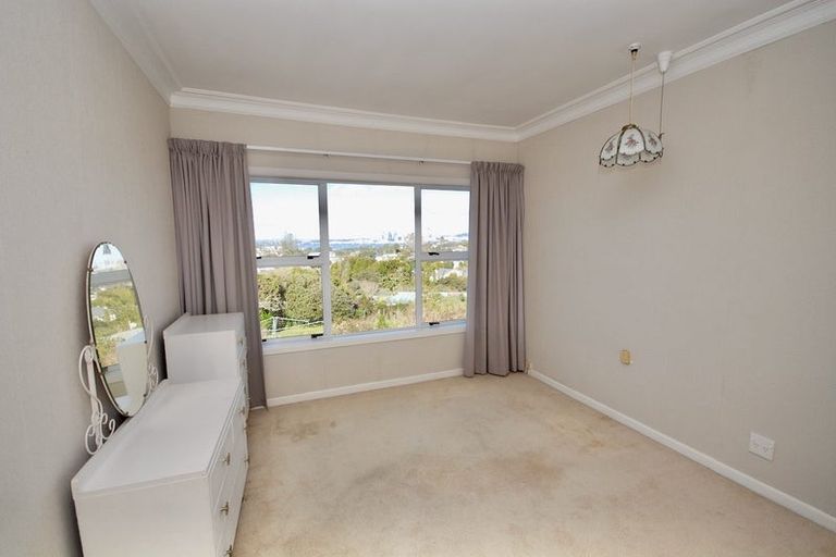 Photo of property in 94 Ocean View Road, Northcote, Auckland, 0627