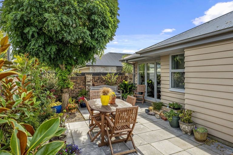 Photo of property in 80 Trafalgar Street, St Albans, Christchurch, 8014