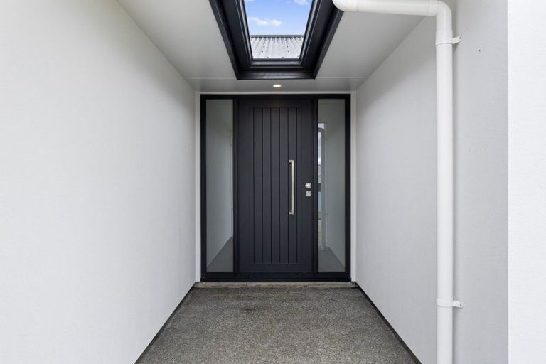 Photo of property in 202 Pacific Drive, Fitzherbert, Palmerston North, 4410