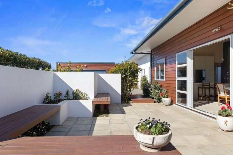 Photo of property in 4 St Andrews Parkway, Waiwhakaiho, New Plymouth, 4312