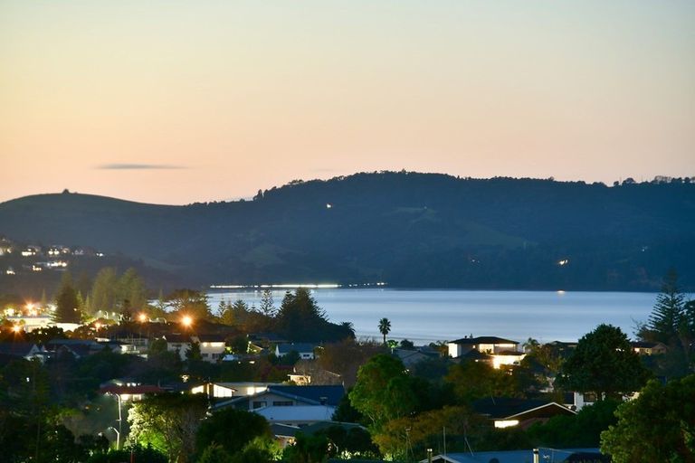 Photo of property in 144 Red Beach Road, Red Beach, 0932