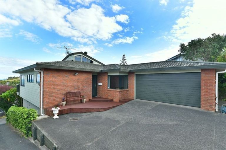 Photo of property in 46 Wade River Road, Stanmore Bay, Whangaparaoa, 0932