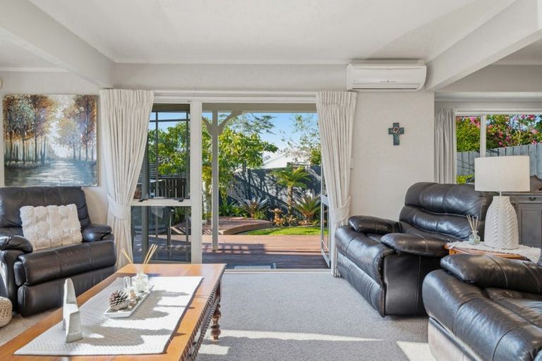 Photo of property in 5 Summerfield Lane, Albany, Auckland, 0632