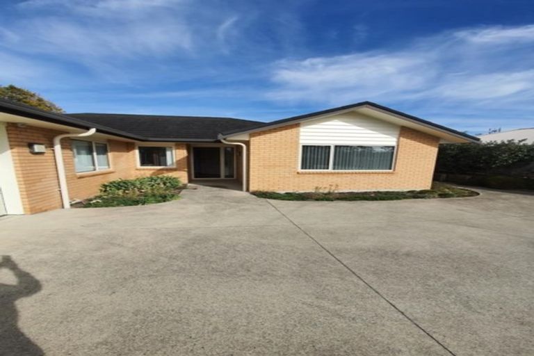 Photo of property in 7 Cooladerry Place, Rosehill, Papakura, 2113