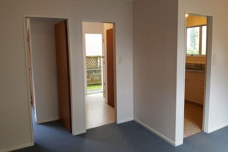 Photo of property in 4 Mana View Road, Paremata, Porirua, 5026