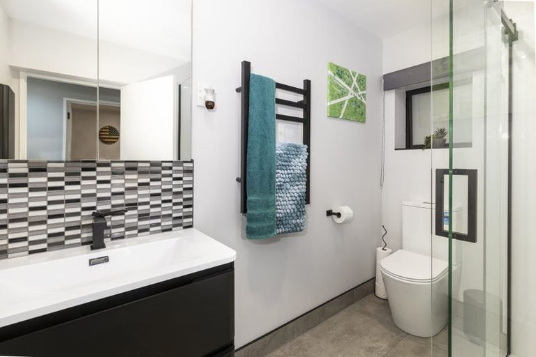 Photo of property in 15 Beach Road, Waikawa, Picton, 7220