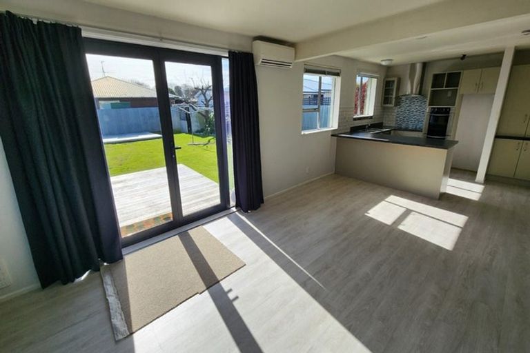 Photo of property in 1/19 Sturrocks Road, Redwood, Christchurch, 8051